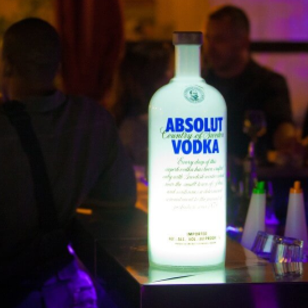 bouteille absolut vc media portfolio
