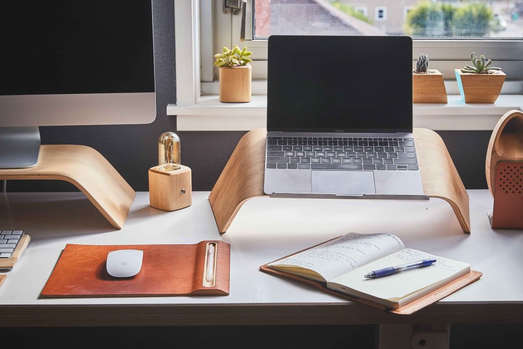 Connected Home Office Design Lamp